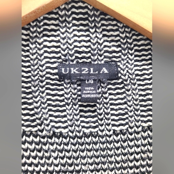 Open front knit cardigan from UK2LA. SIZE Large. - Picture 3 of 4